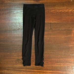 Old navy leggings with detail on the bottom